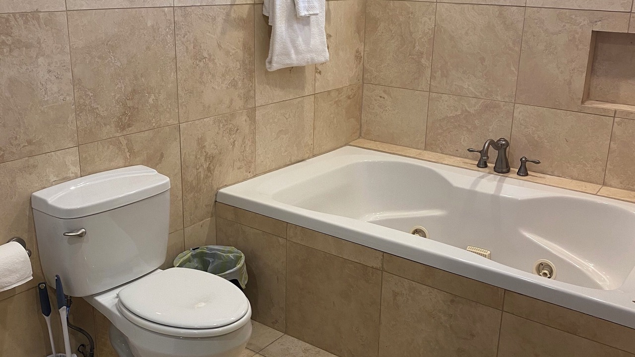 Photo of Bathroom in Thunderbird