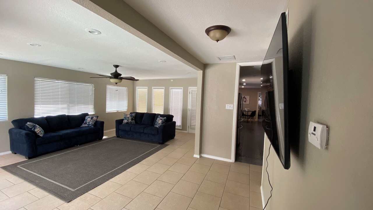 Photo of Livingroom in Thunderbird