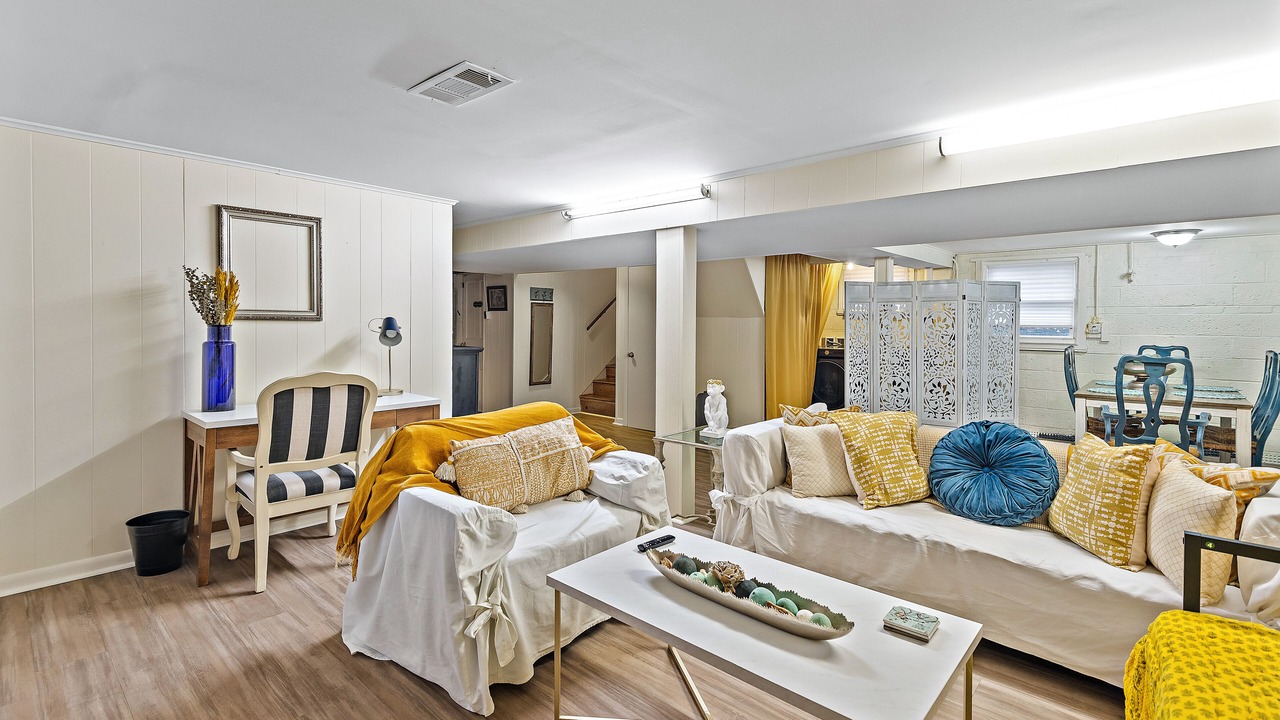 Photo of Livingroom in Takoma Park