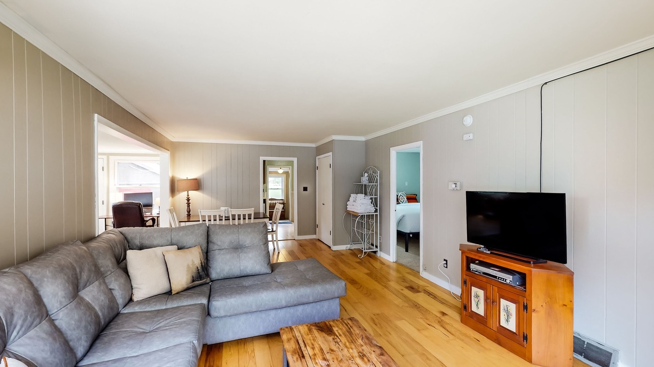 Photo of Livingroom in North Creek