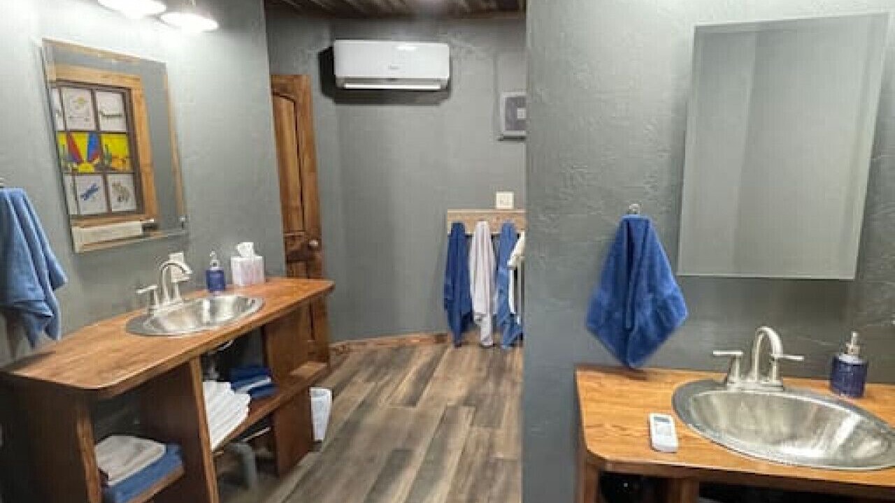 Photo of Bathroom in Elmdale