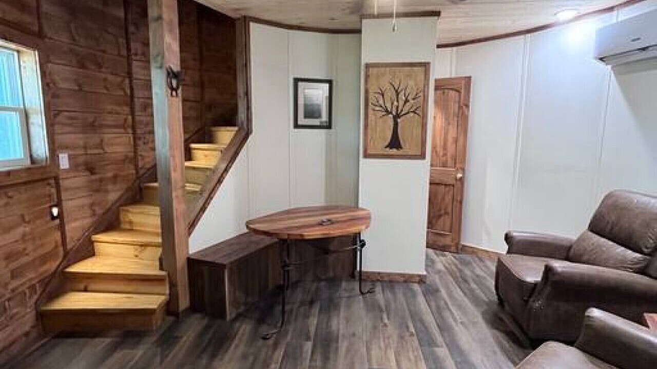 Photo of Livingroom in Elmdale