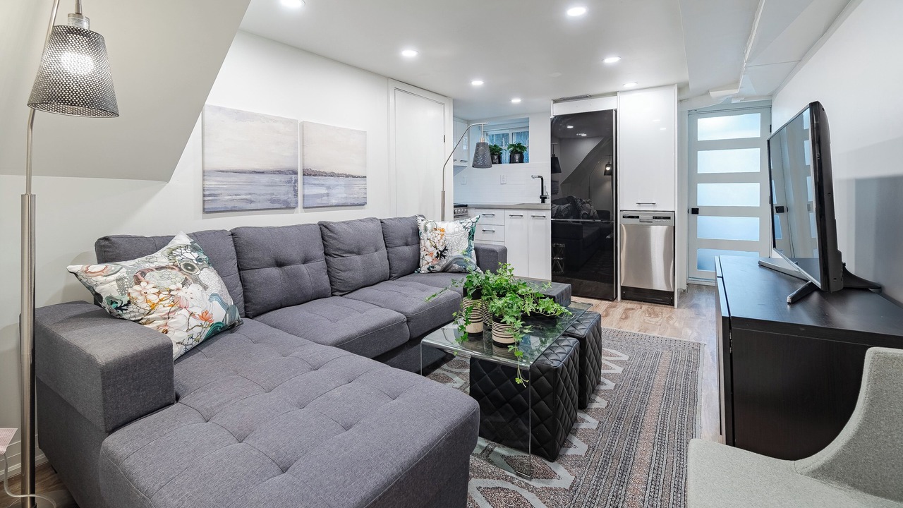 Photo of Livingroom in Earlscourt