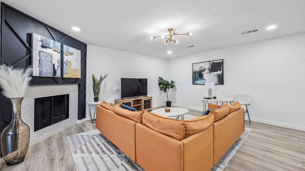 Photo of Livingroom in Bedford