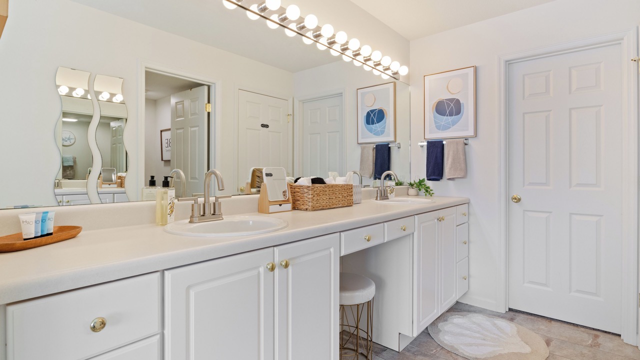 Photo of Bathroom in Village of Four Seasons