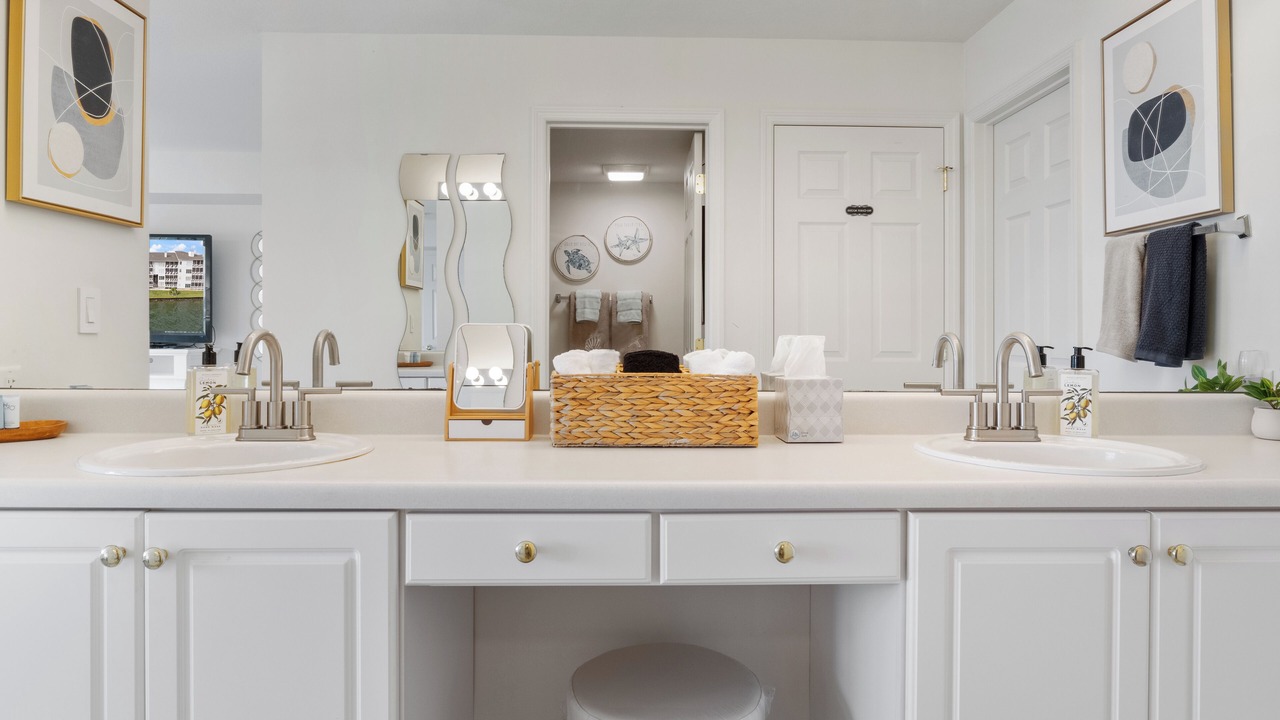 Photo of Bathroom in Village of Four Seasons