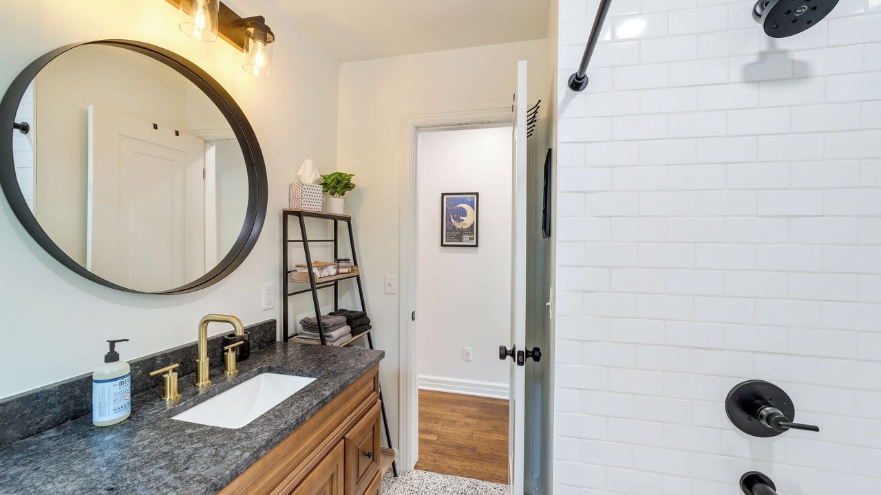 Photo of Bathroom in Cherry Street