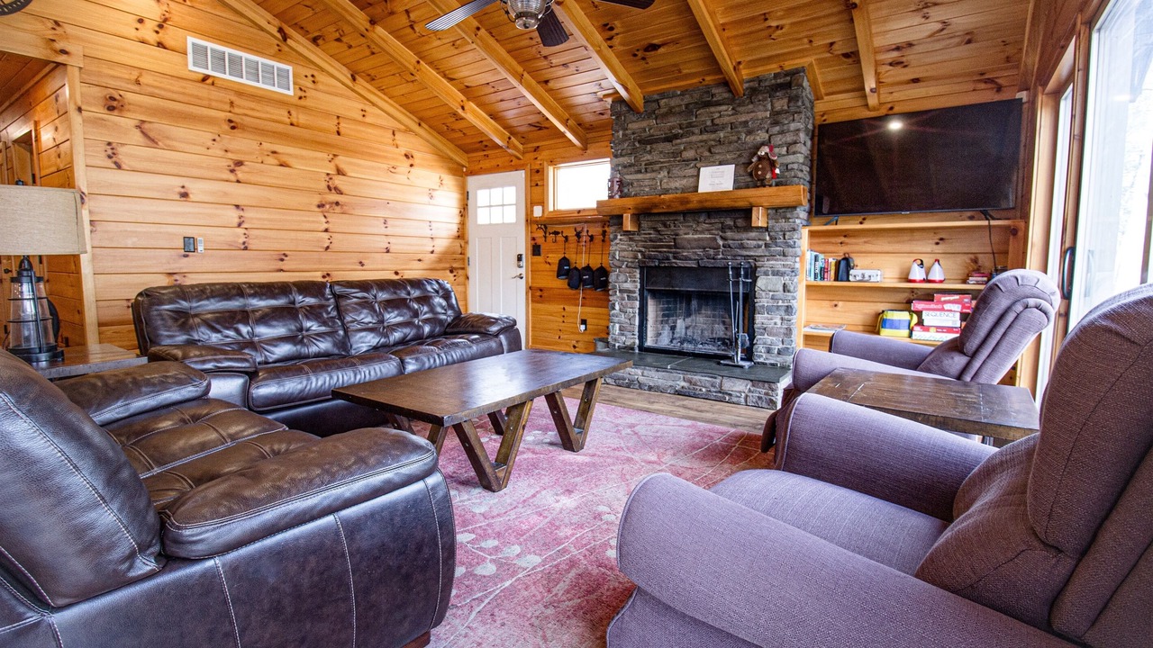 Photo of Livingroom in Evart