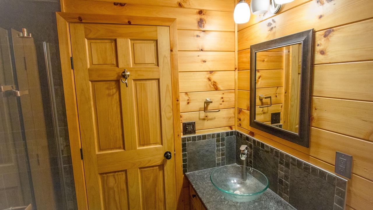 Photo of Bathroom in Evart