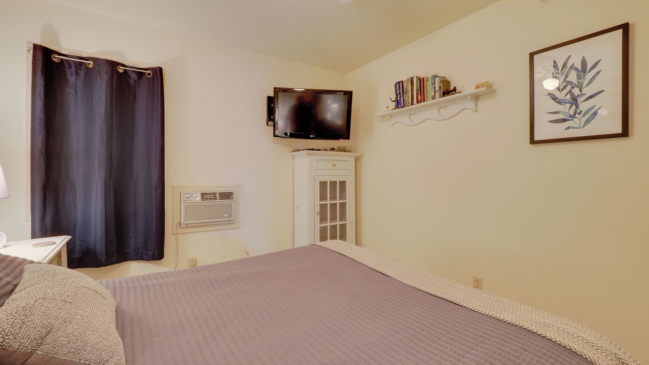 Photo of Bedroom in Onekama