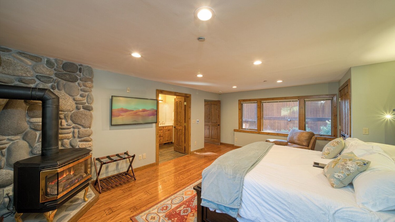Photo of Bedroom in Crystal Bay