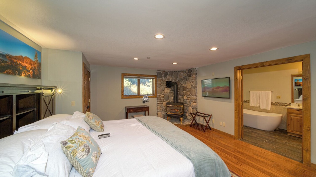 Photo of Bedroom in Crystal Bay