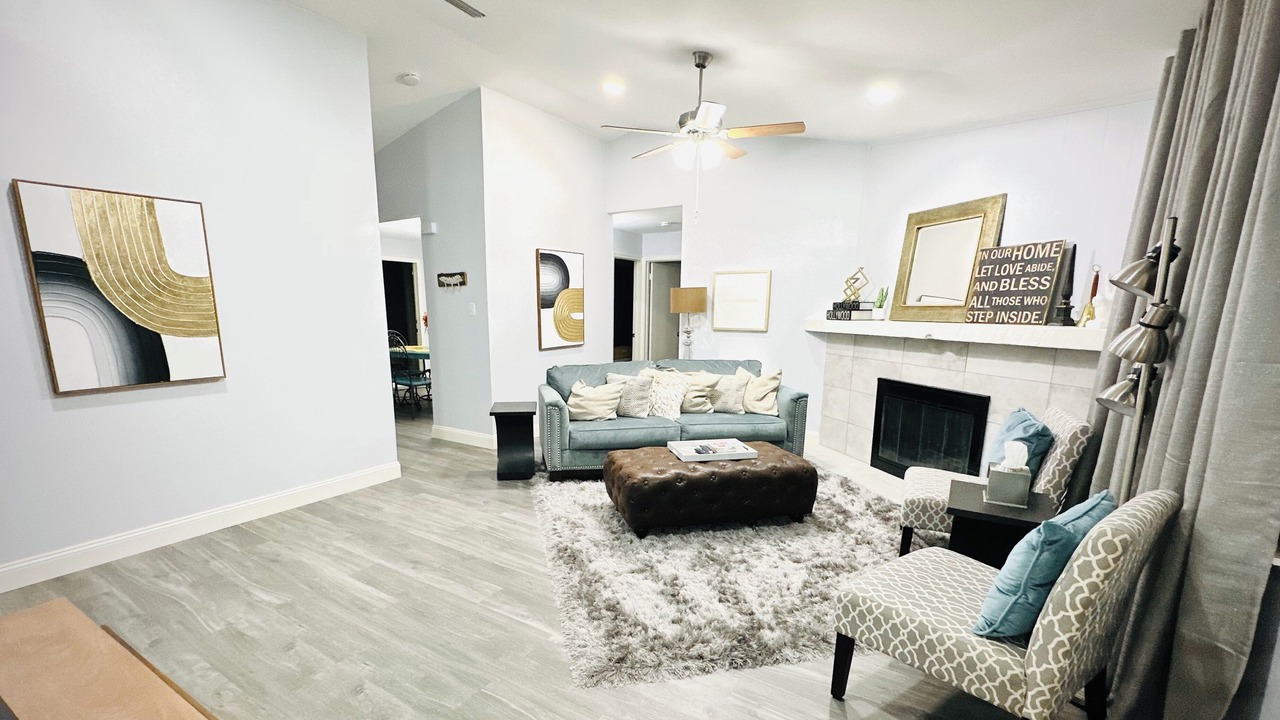 Photo of Livingroom in Carrollton
