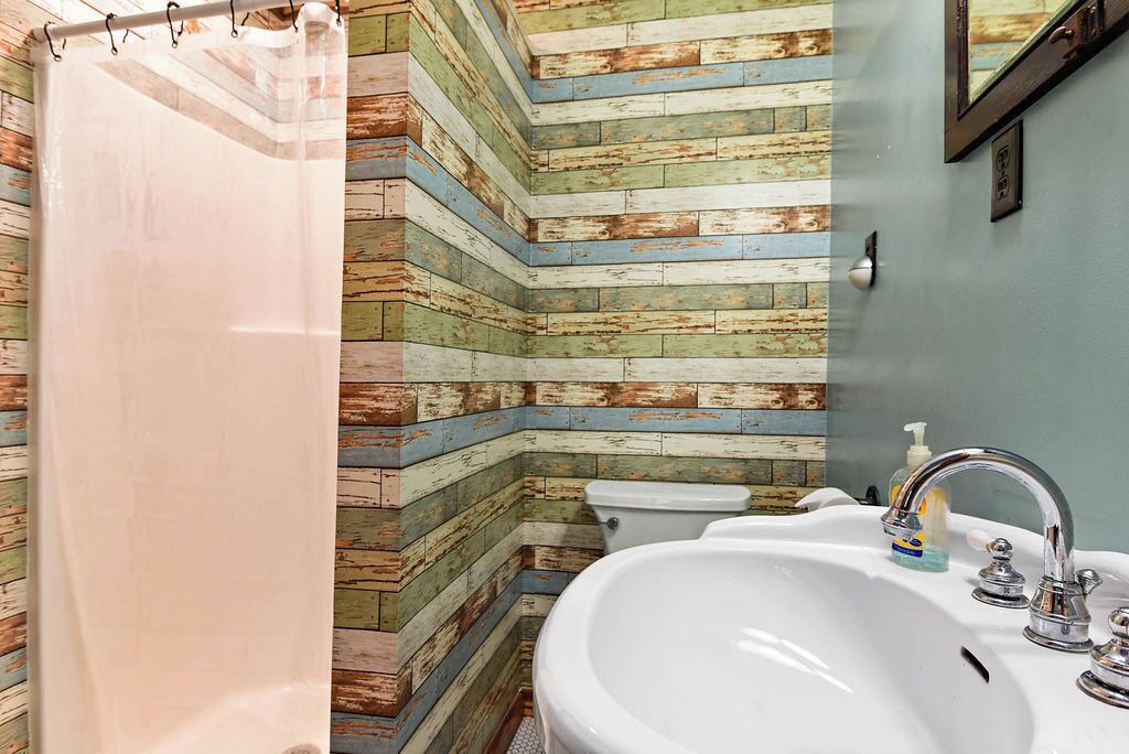 Photo of Bathroom in Deer