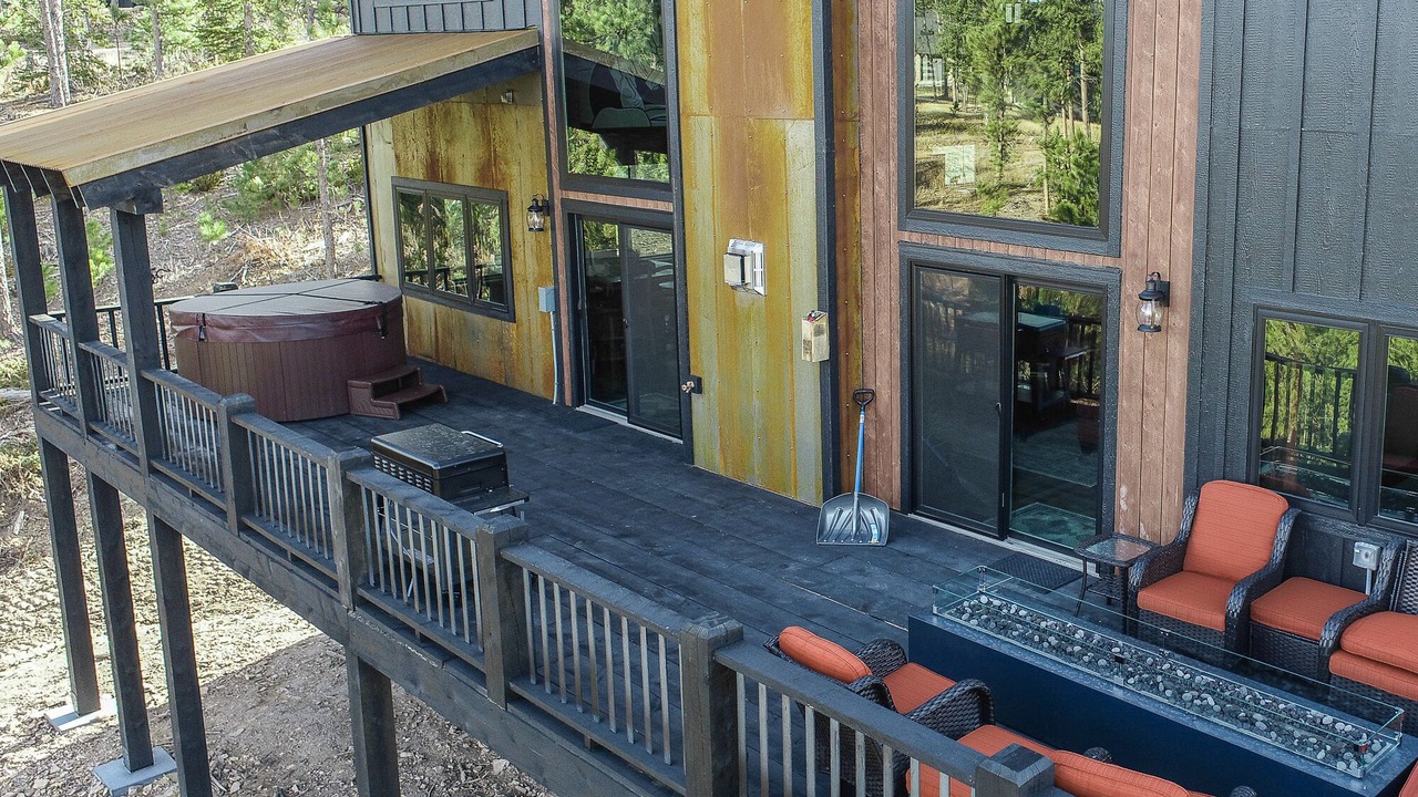 Photo of Patio Balcony in Deadwood