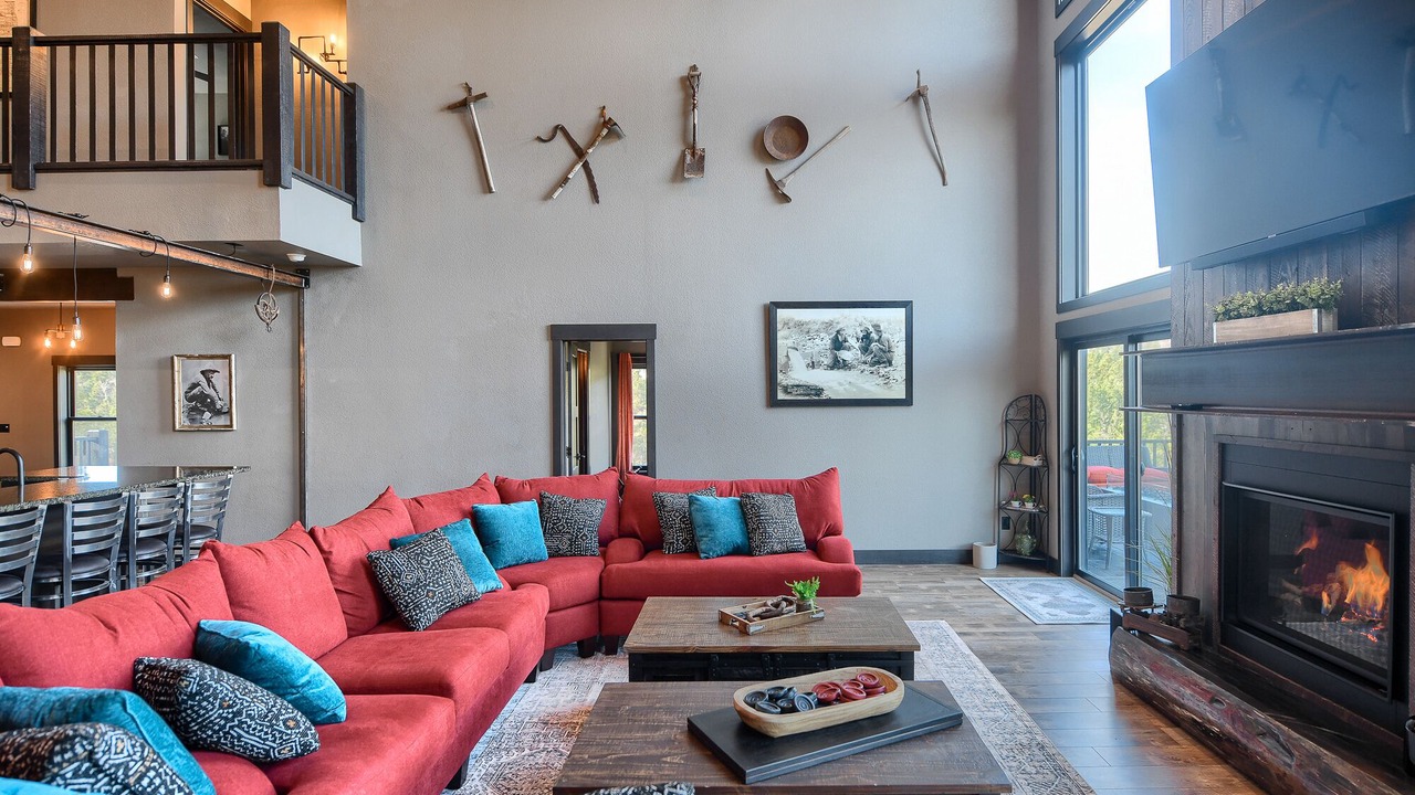 Photo of Livingroom in Deadwood