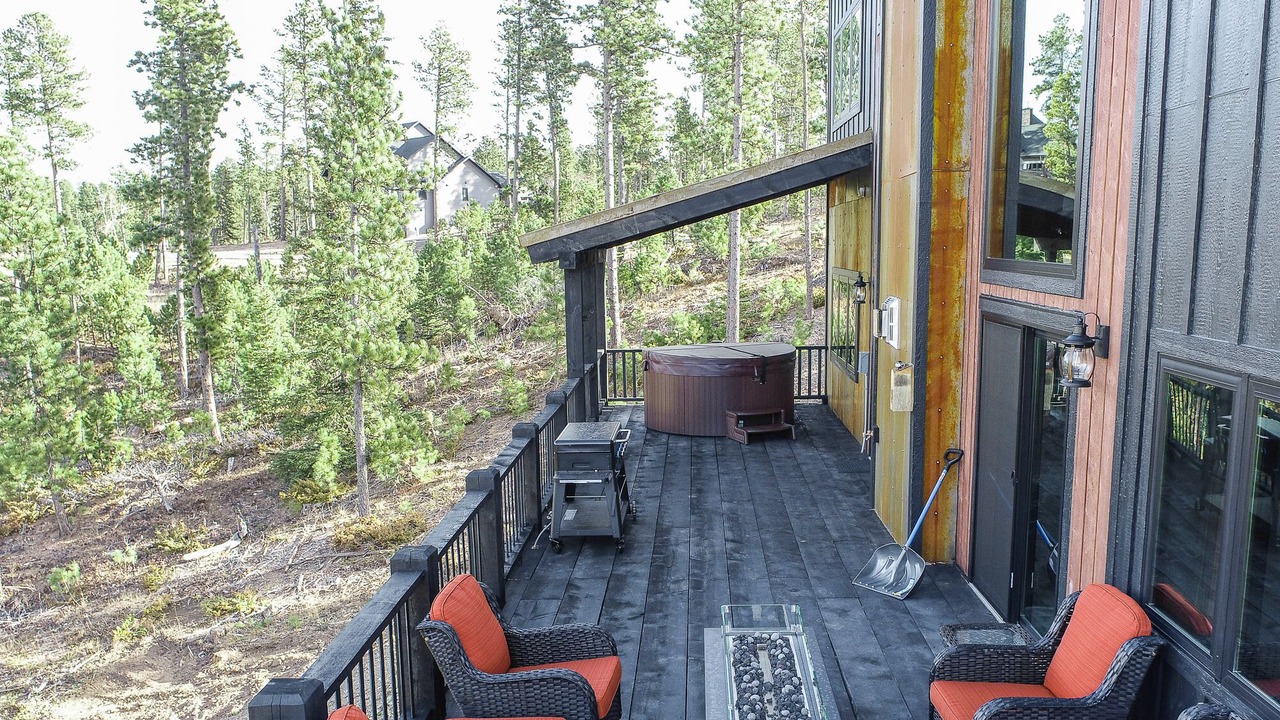 Photo of Patio Balcony in Deadwood