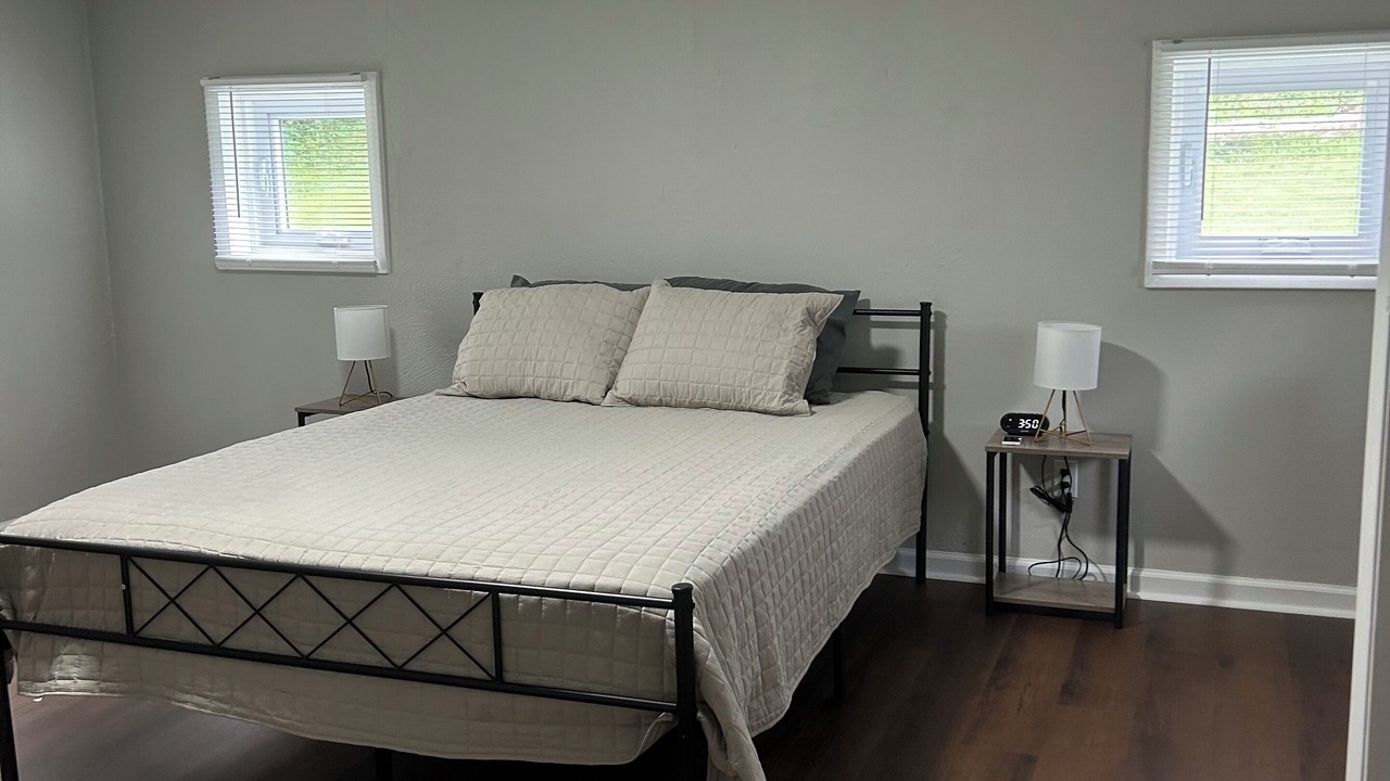 Photo of Bedroom in Lake Forest Estates