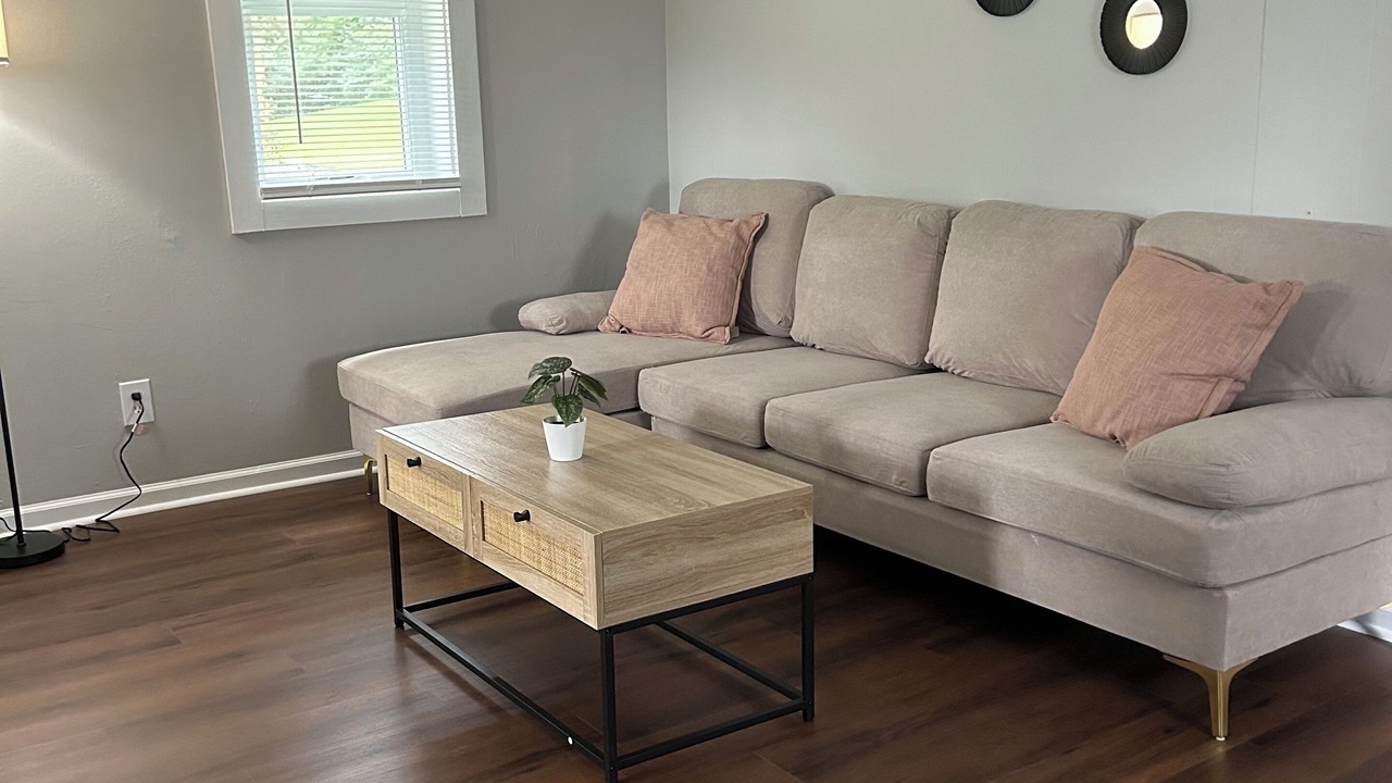 Photo of Livingroom in Lake Forest Estates