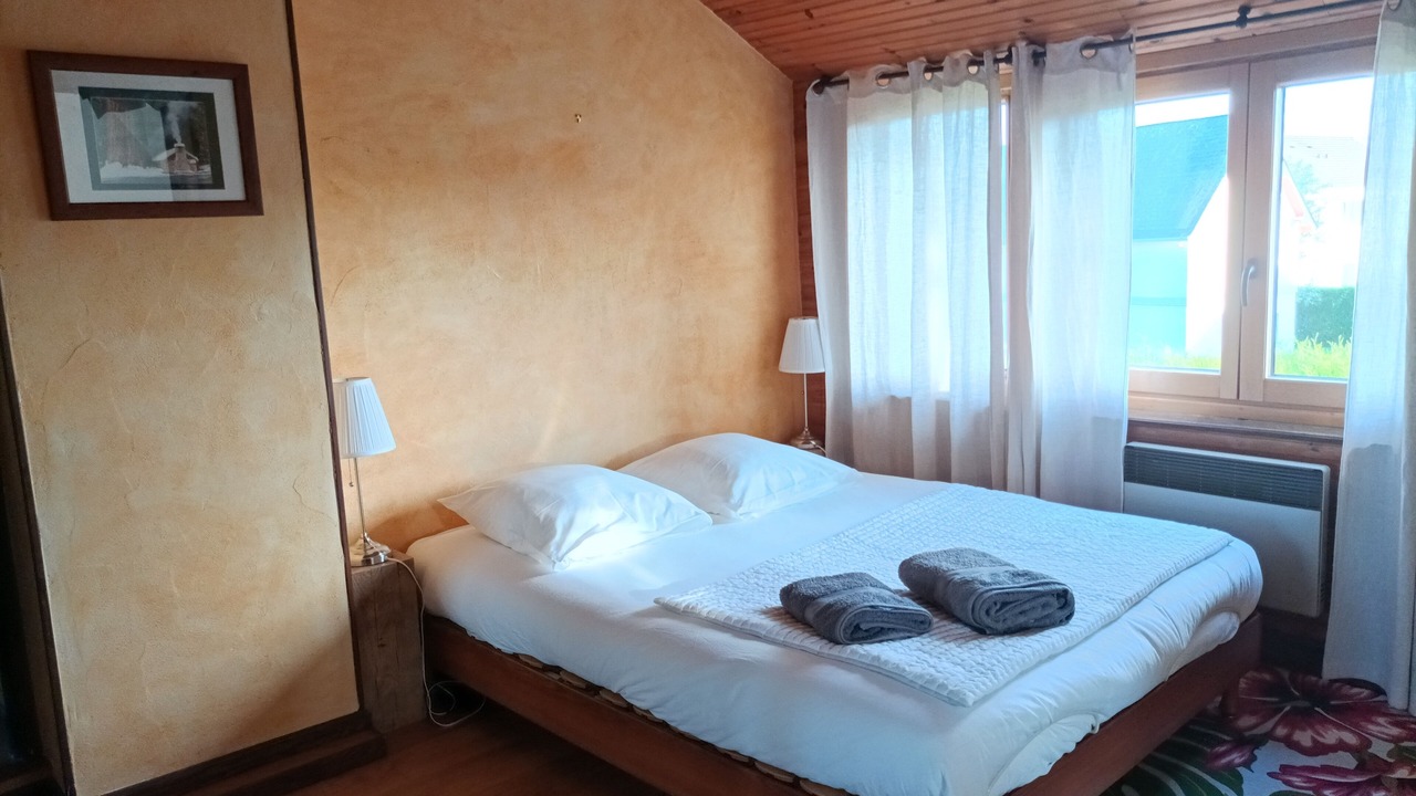 Photo of Bedroom in Saint-Gatien-des-Bois