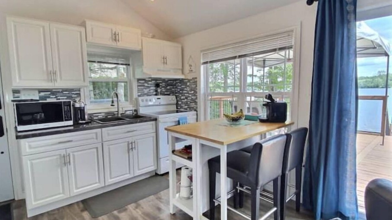 Photo of Kitchen in Shortts Lake