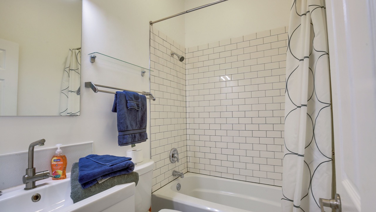 Photo of Bathroom in Benton Park