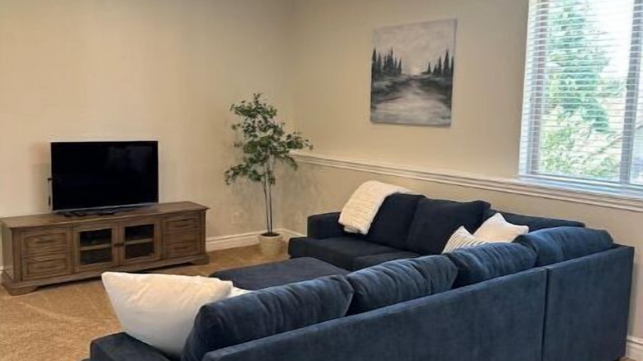 Photo of Livingroom in Bountiful