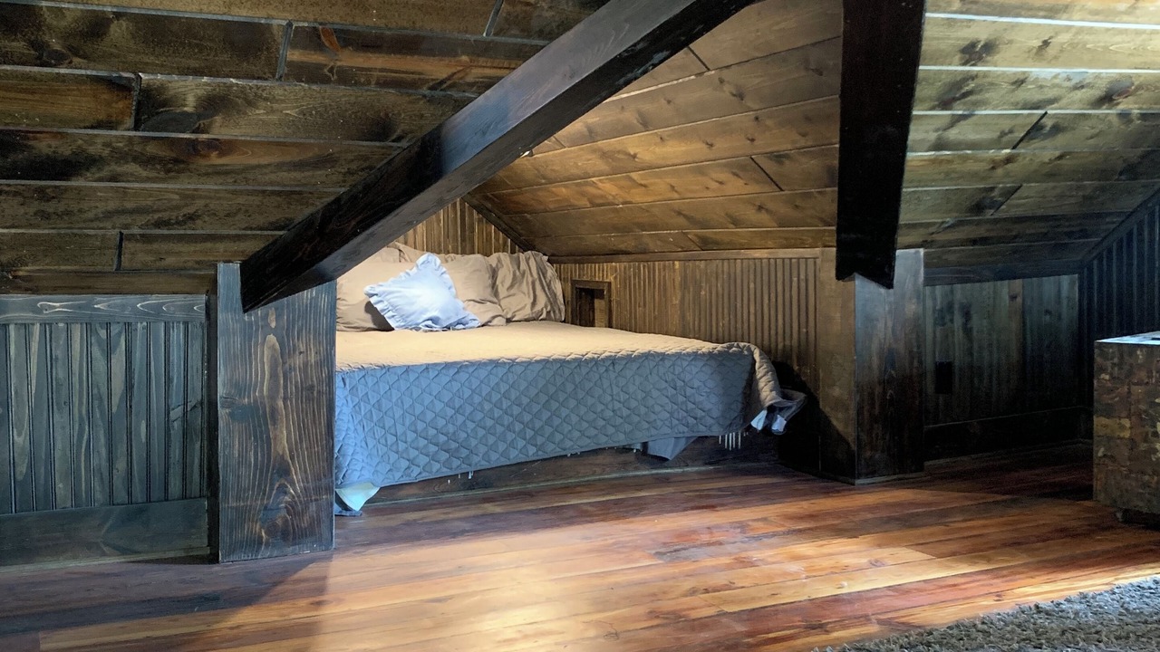 Photo of Bedroom in Channel Lake