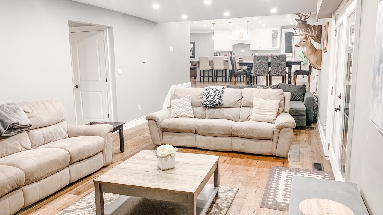 Photo of Livingroom in Pelham