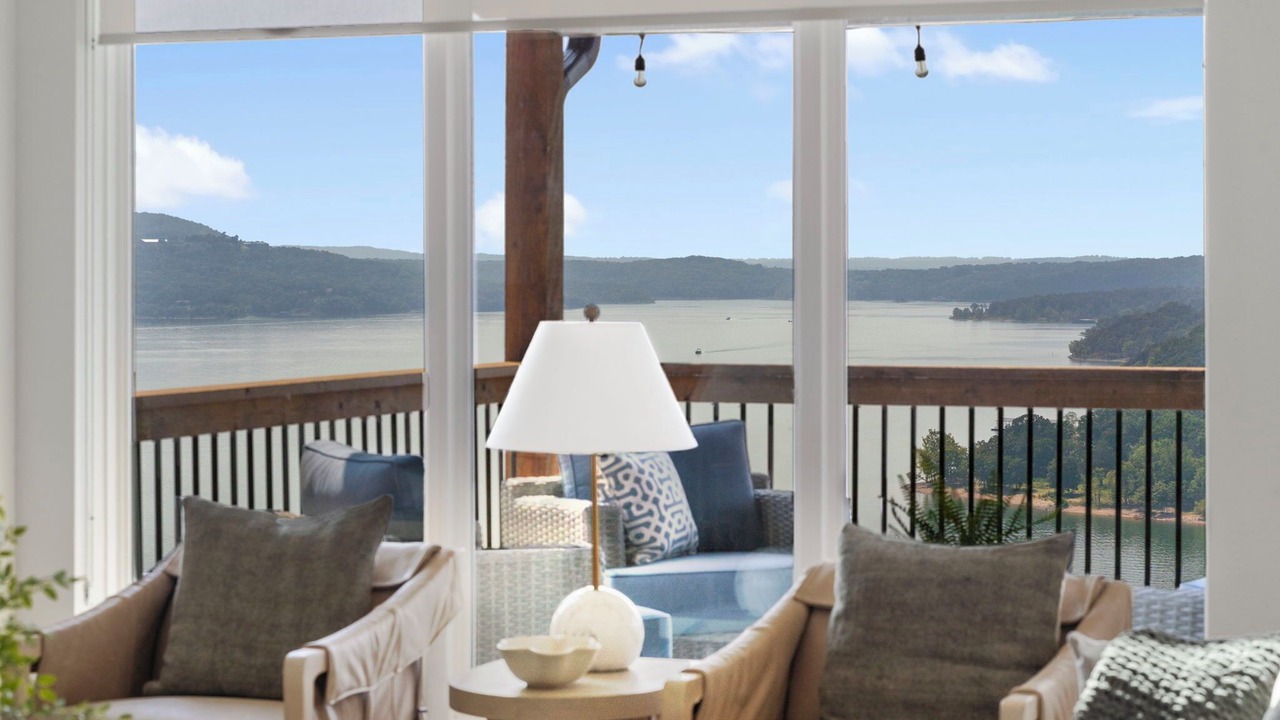 Photo of Livingroom in Kimberling City