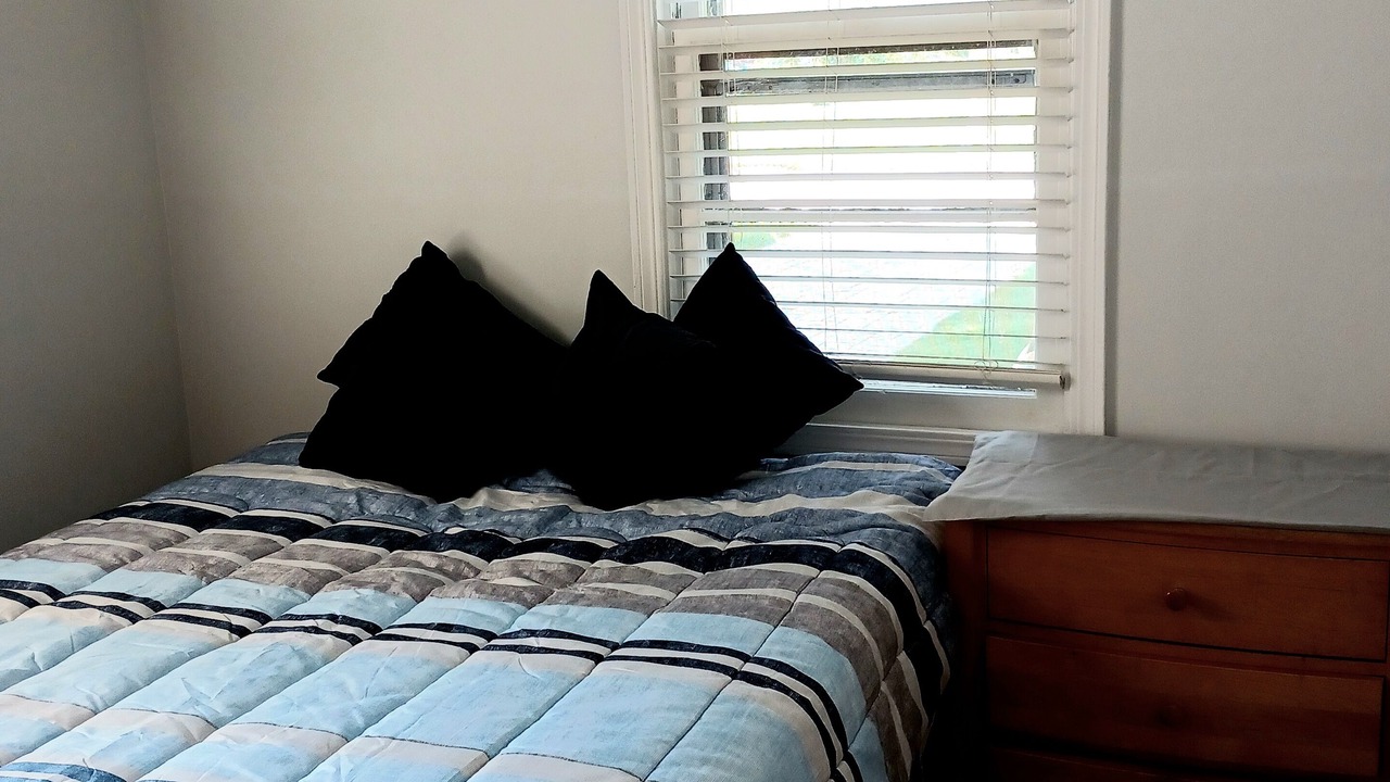 Photo of Bedroom in Winthrop Harbor