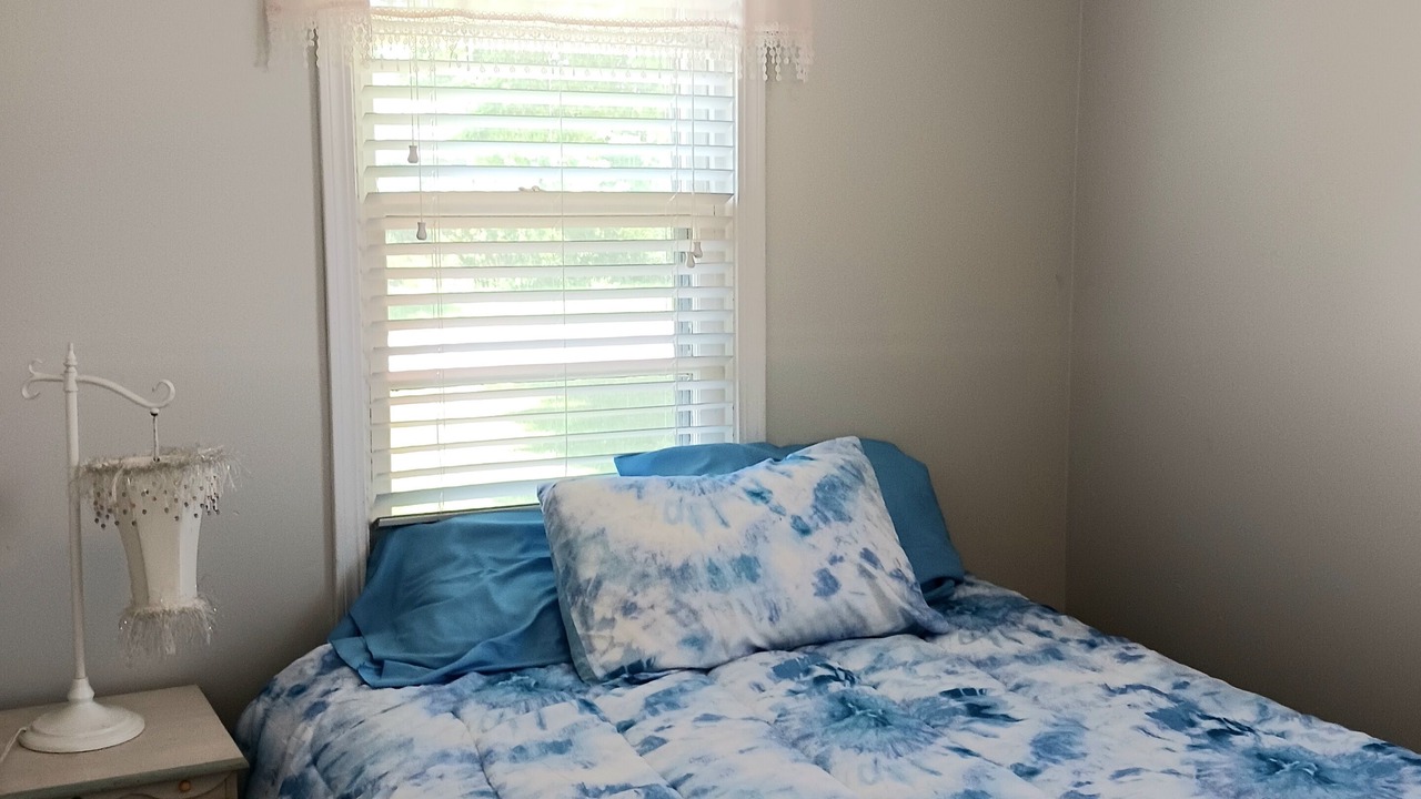 Photo of Bedroom in Winthrop Harbor