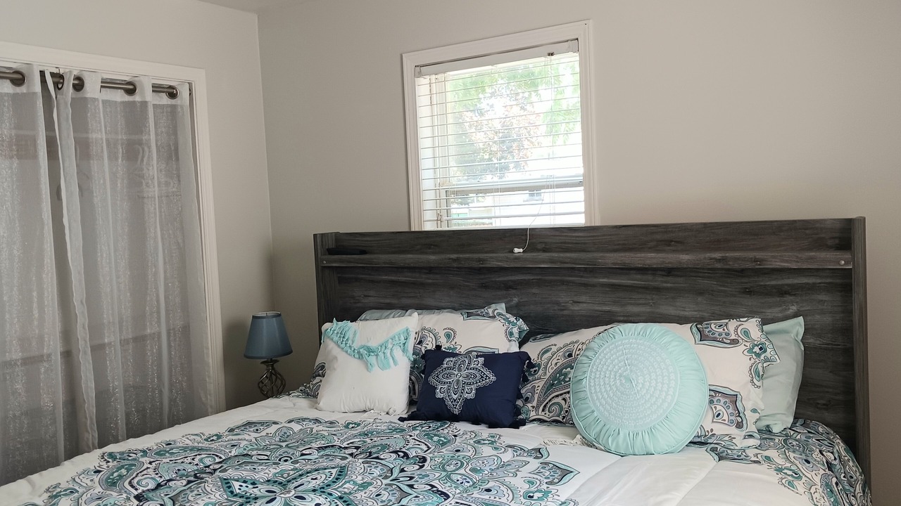 Photo of Bedroom in Winthrop Harbor