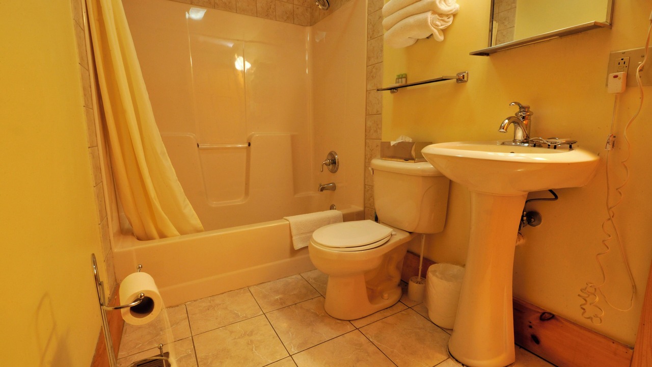 Photo of Bathroom in Blue Jay