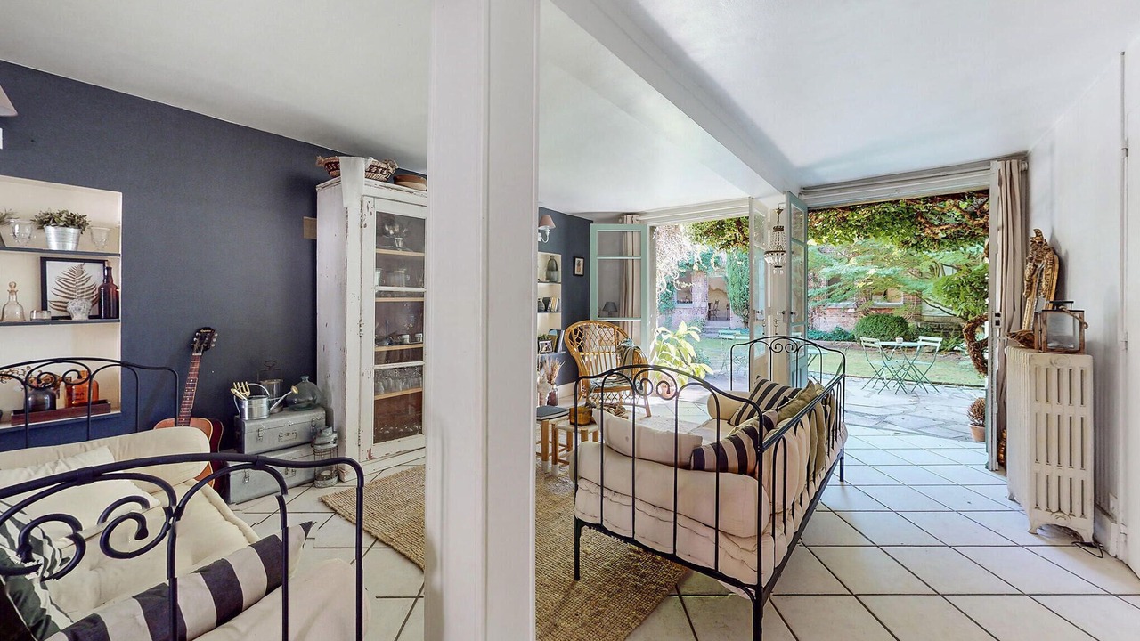 Photo of Bedroom in Villeneuve-sur-Yonne