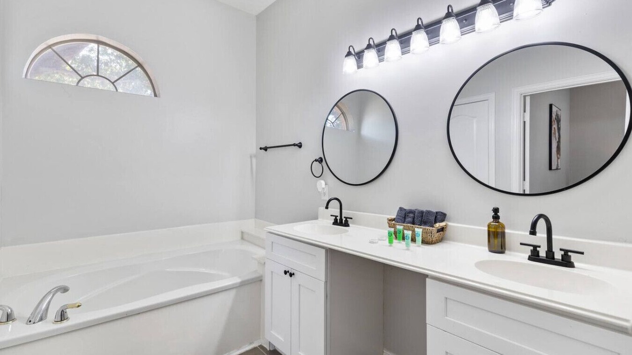 Photo of Bathroom in Allen