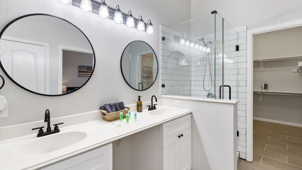 Photo of Bathroom in Allen
