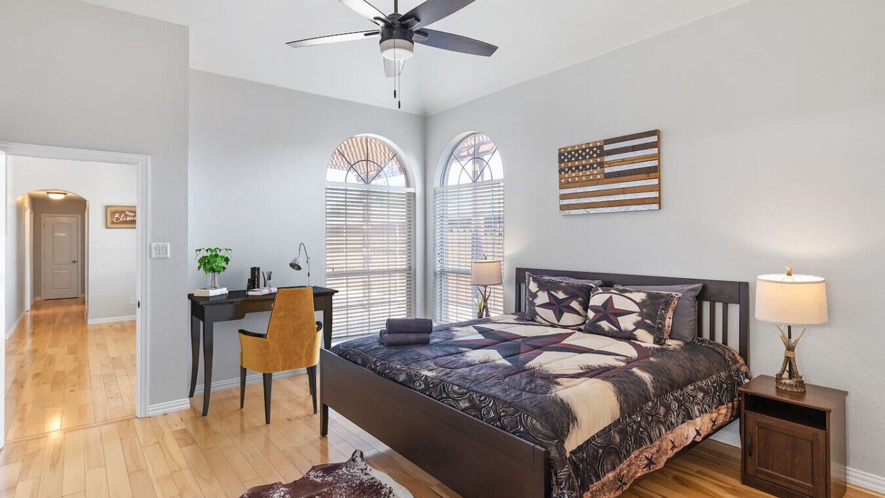 Photo of Bedroom in Allen