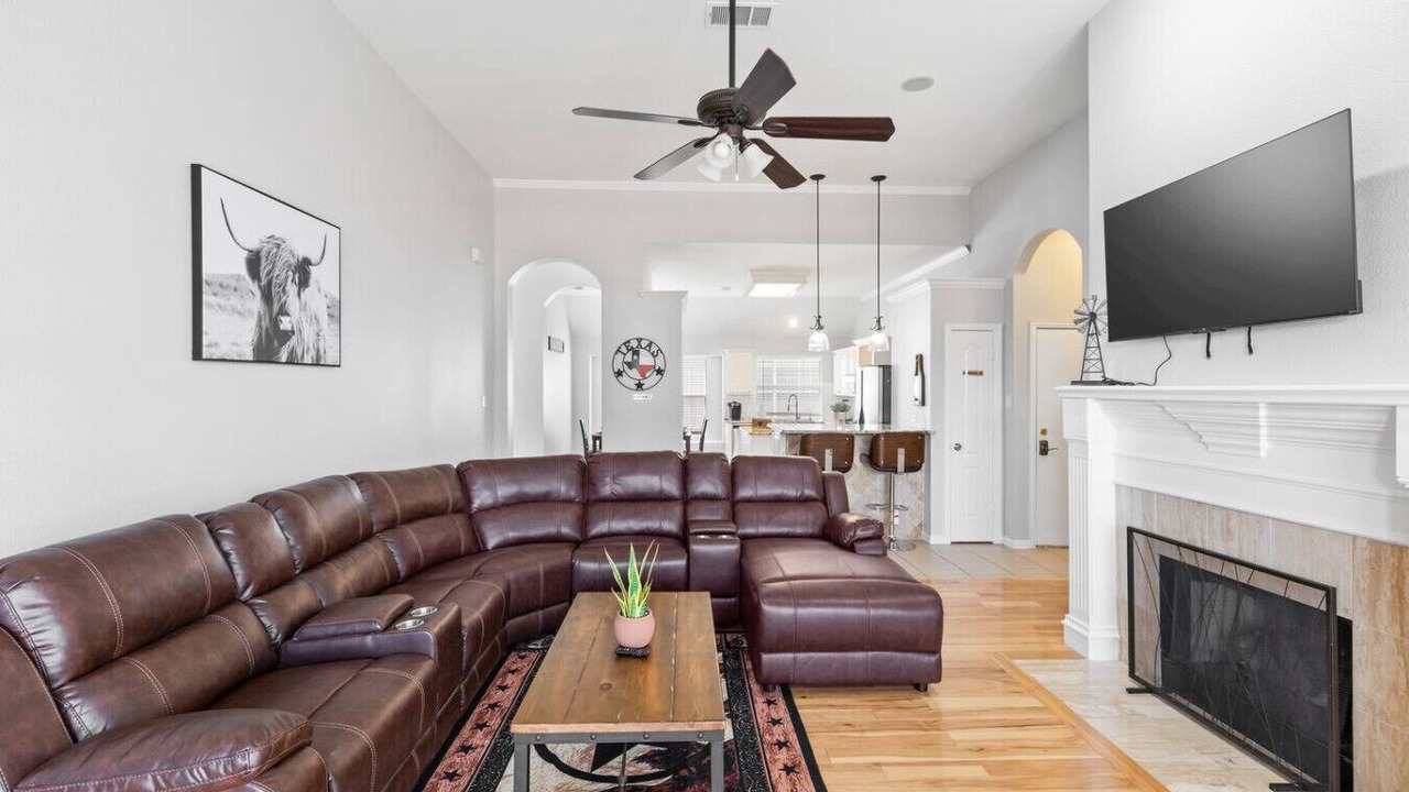 Photo of Livingroom in Allen
