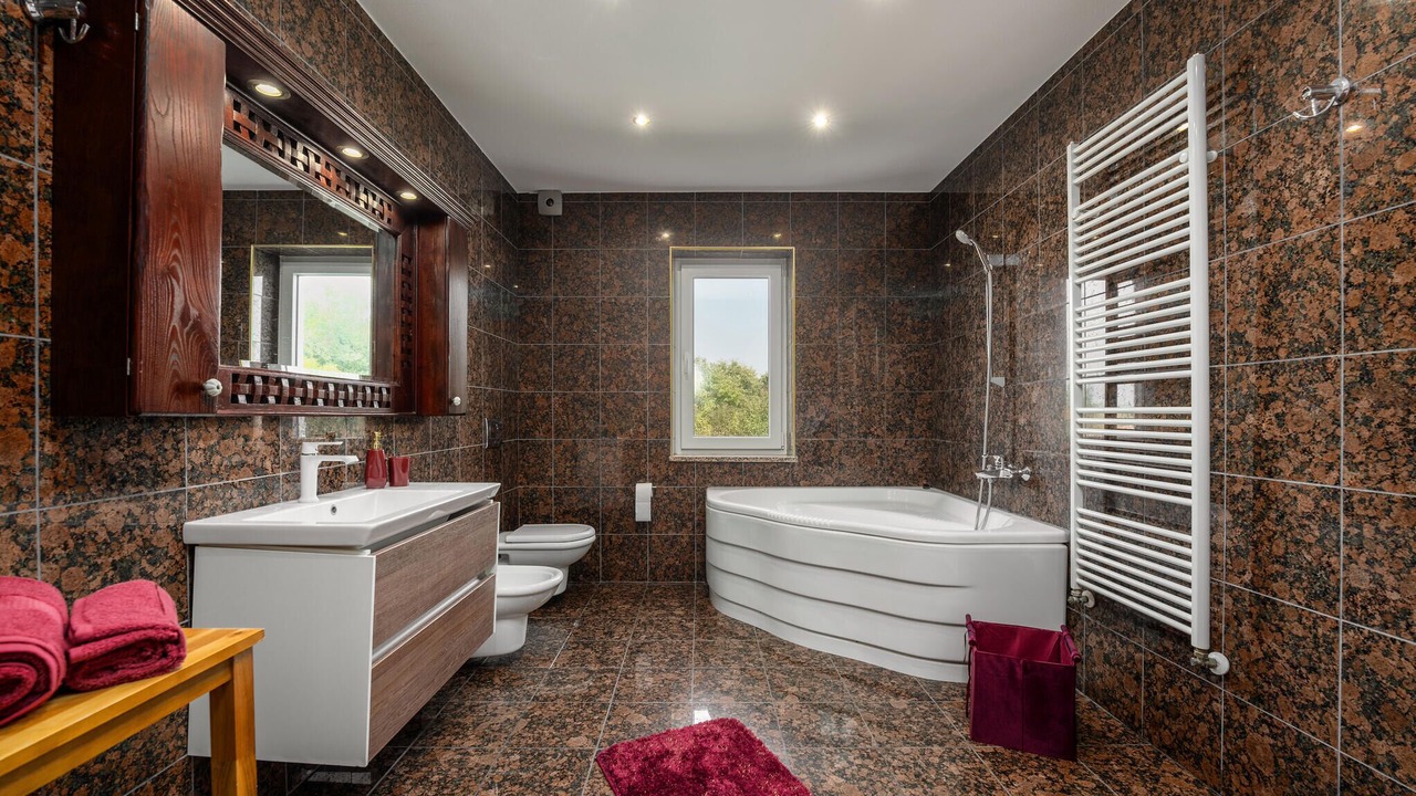 Photo of Bathroom in Gulici