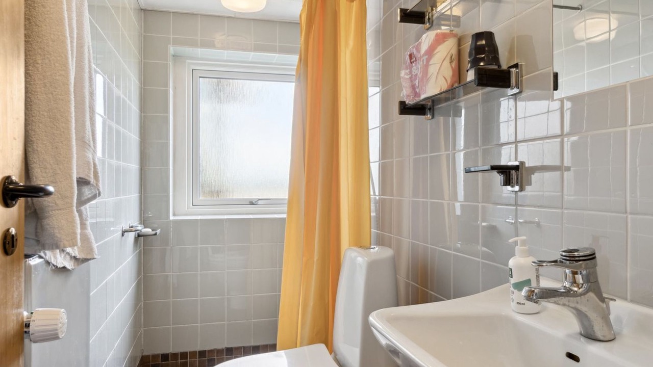 Photo of Bathroom in Lohals