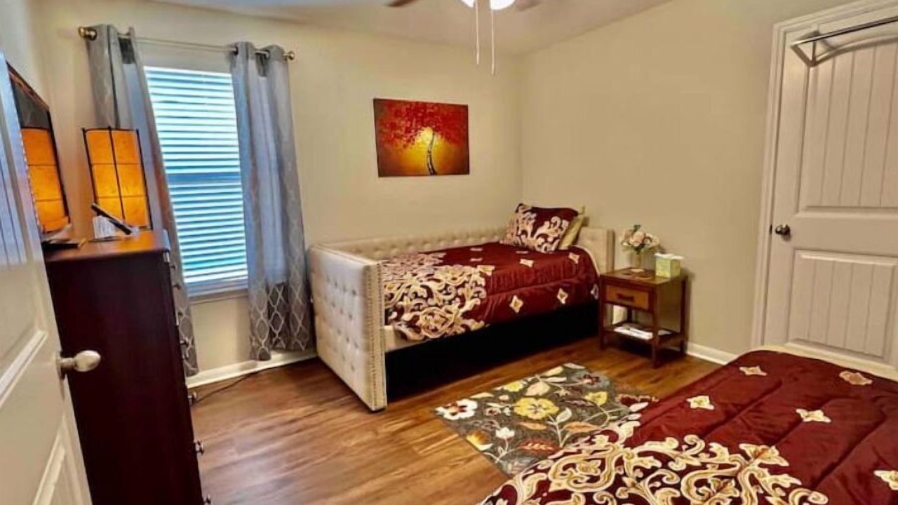Photo of Bedroom in Kyle
