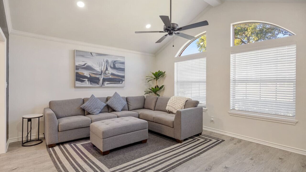 Photo of Livingroom in Tyler
