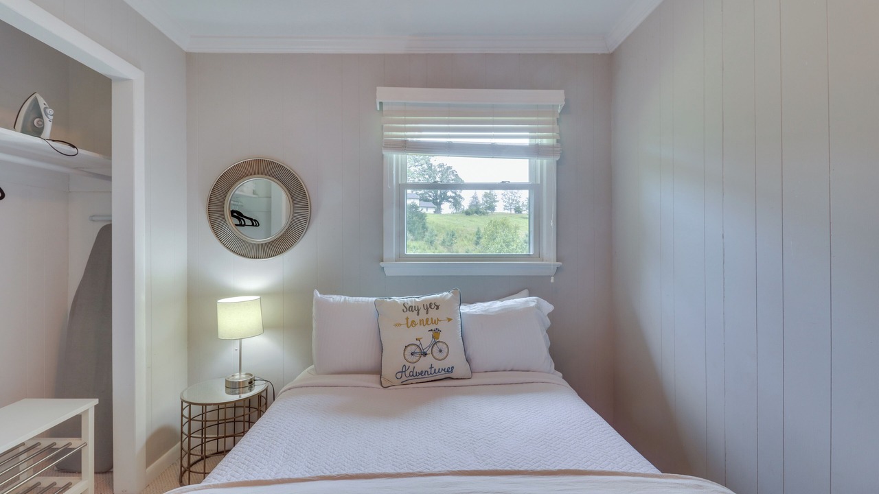 Photo of Bedroom in Batesville