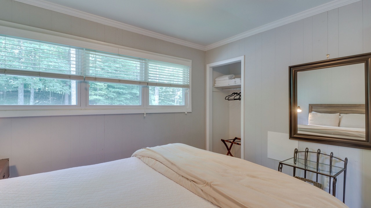 Photo of Bedroom in Batesville