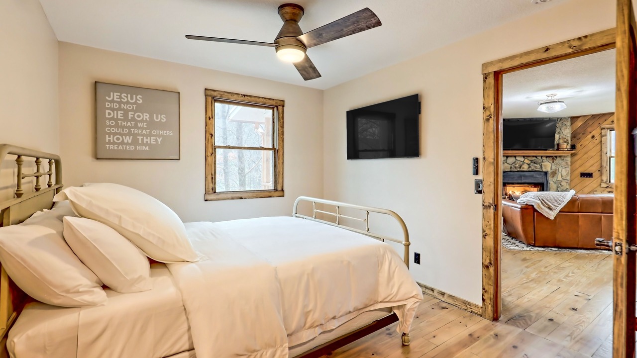 Photo of Bedroom in Blairsville