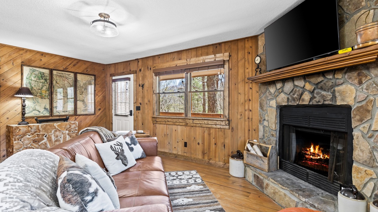 Photo of Livingroom in Blairsville