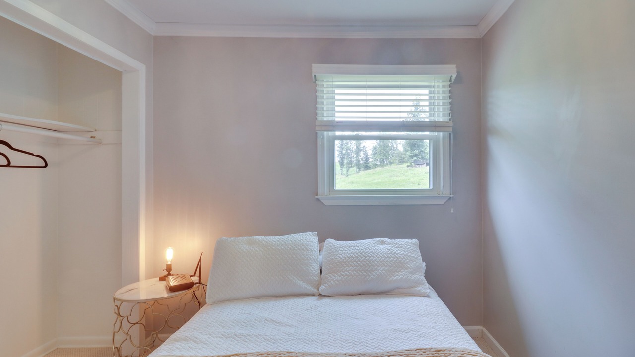 Photo of Bedroom in Batesville