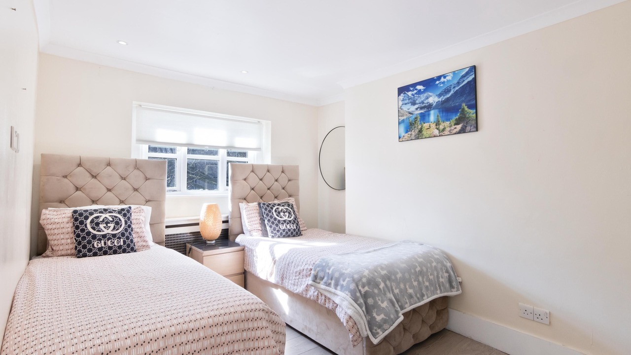 Photo of Bedroom in Brompton & Hans Town