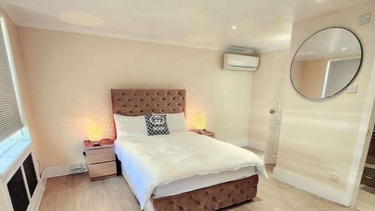 Photo of Others in Brompton & Hans Town